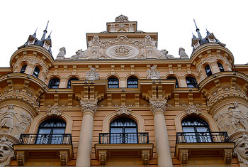 art-deco-house