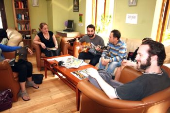 hostelcommonroom