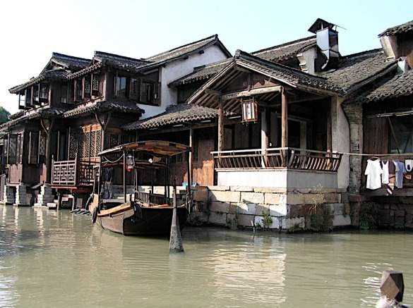 seale_The-canals-of-Wuzhen-by-boat