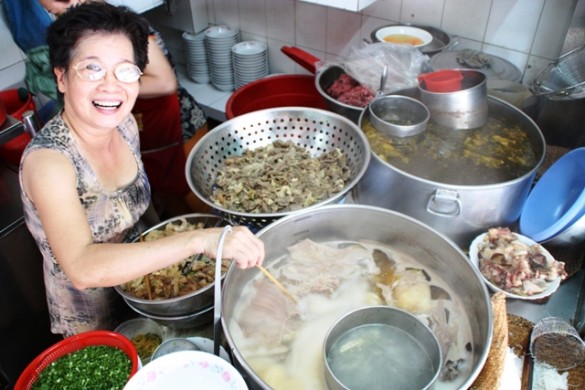 03 Meaty Broth Vietnam Travel Packages