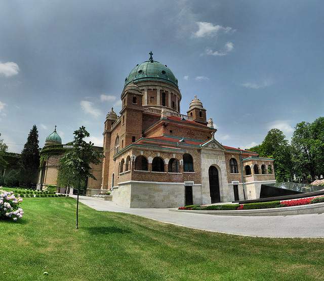 8. Mirogoj
