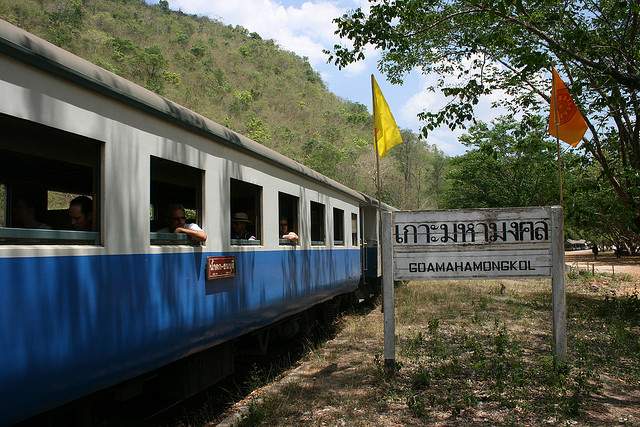Thai_countryside_train