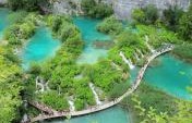 8 of the Most Unique Walking Paths in the World