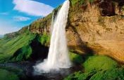 10 Reasons to Visit Iceland Now