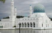 A Crash Course in Malaysian Culture for Visitors